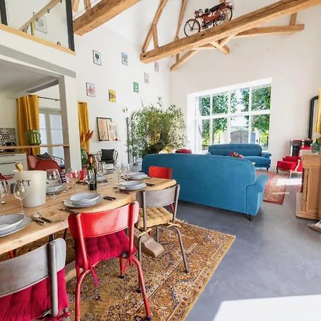 Holiday home Le Domaine D'ailleurs